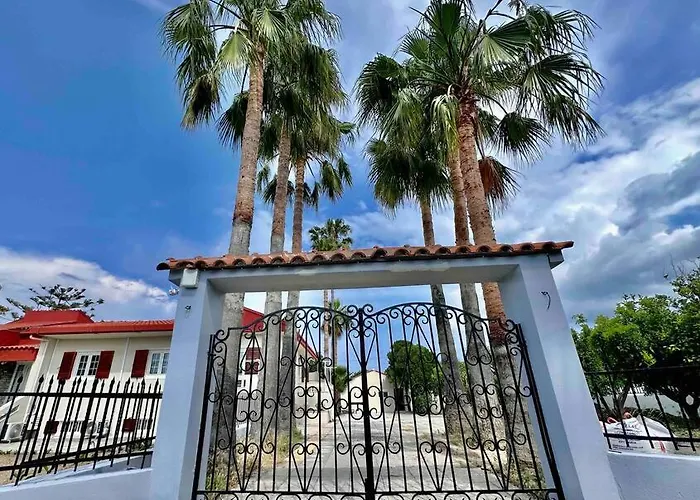 וילה Hippocrates House *